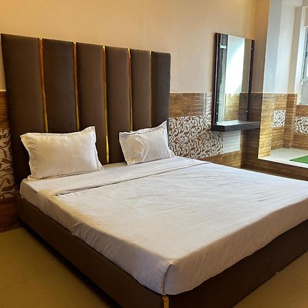 Hotels7Apple Mahoba Luaran gambar