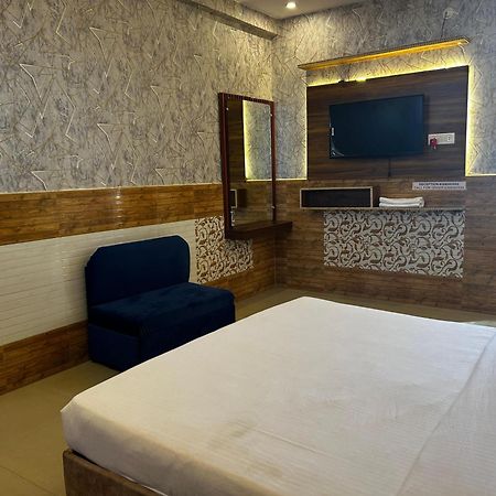 Hotels7Apple Mahoba Luaran gambar