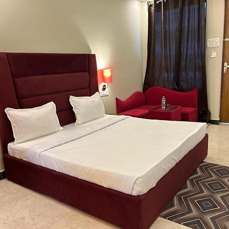 Hotels7Apple Mahoba Luaran gambar