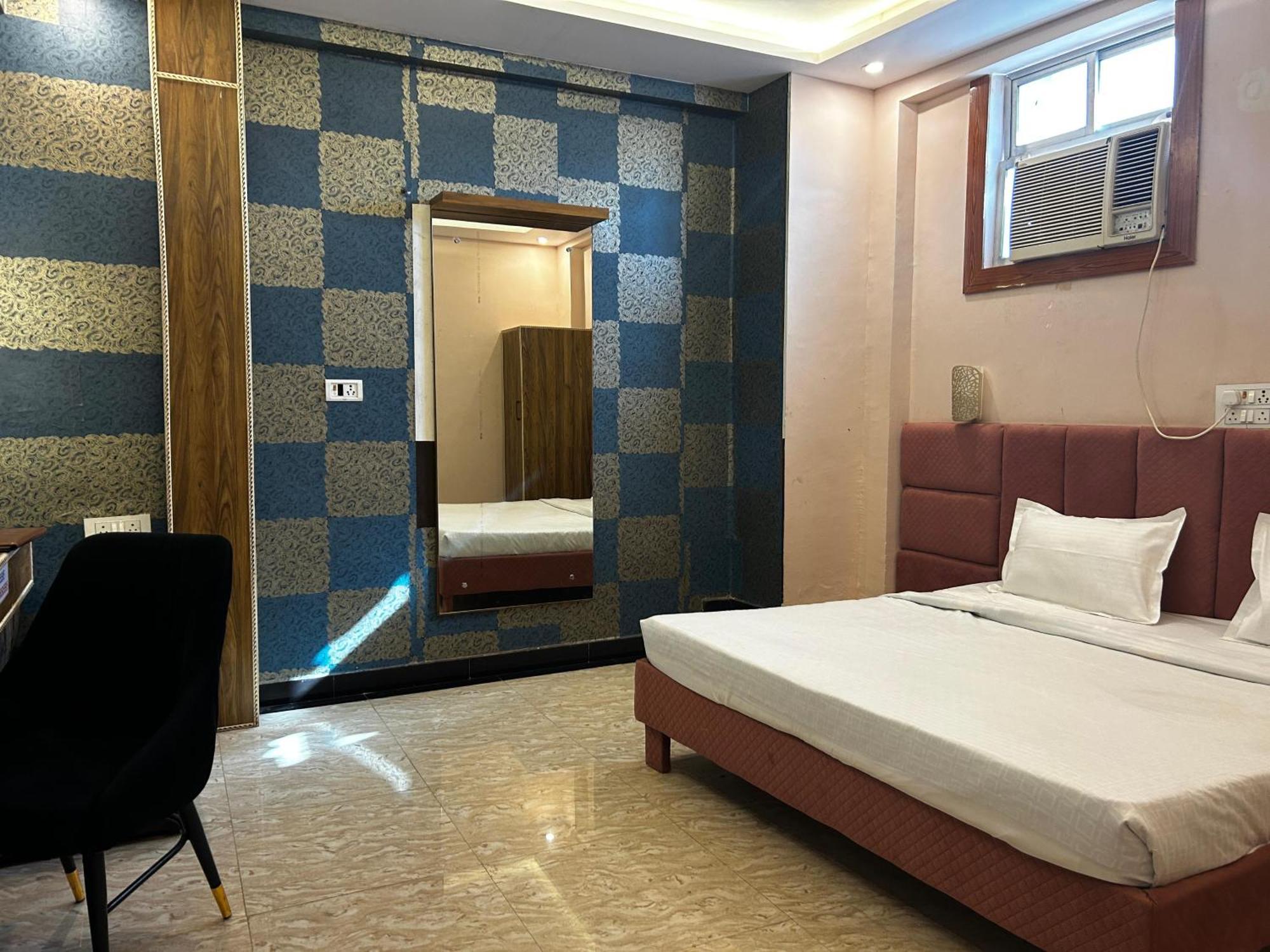 Hotels7Apple Mahoba Luaran gambar